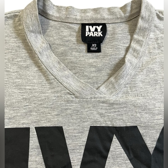 IVY PARK Crop T! - Picture 3 of 3